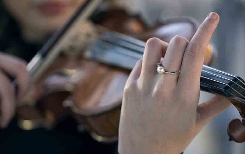 Músicas tocadas no violino: veja as opções para o velório!