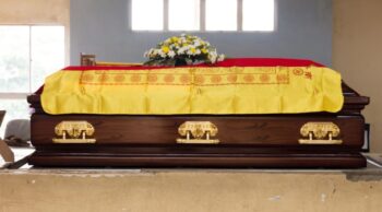 Funeral chinês: veja como eles lidam com a morte Ritual de despedida mostra elementos culturais de um funeral chinês tradicional