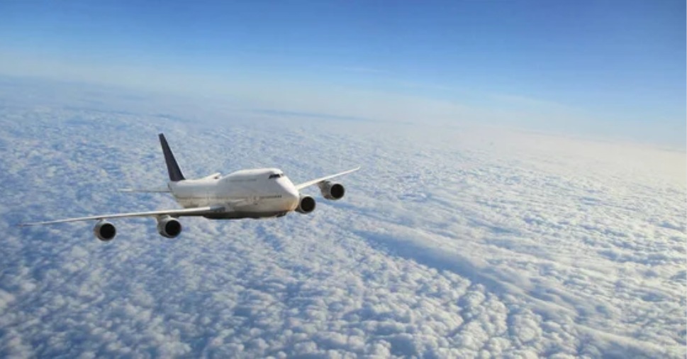Avião fazendo Traslado Funerario Entre Estados